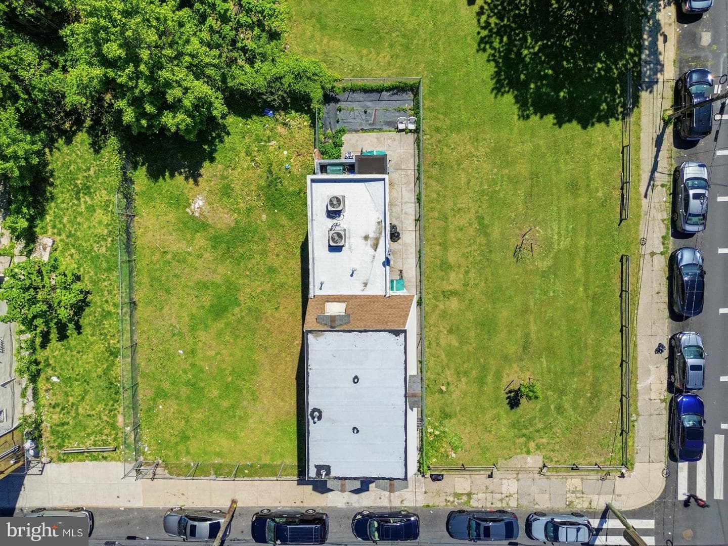 1422 W Tioga St photo 44