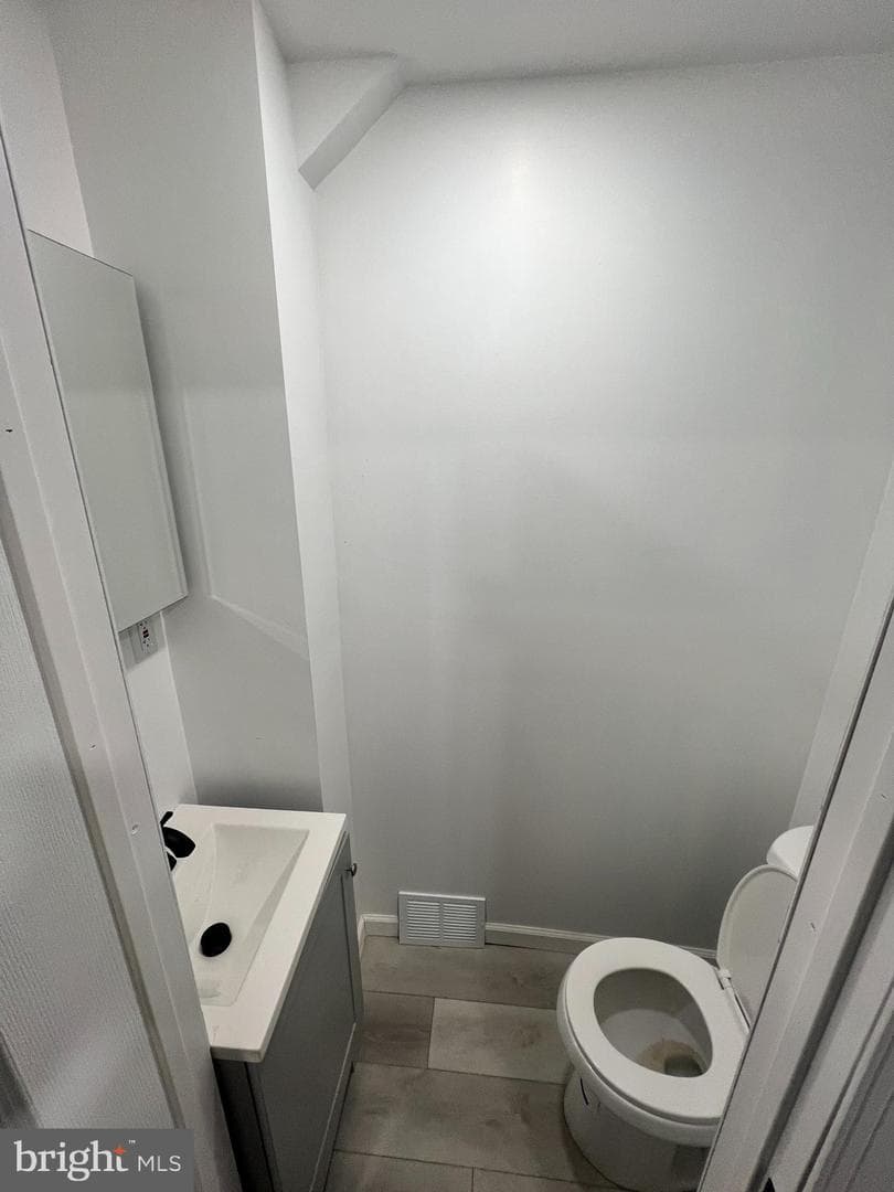 2145 N Dover Street photo 2