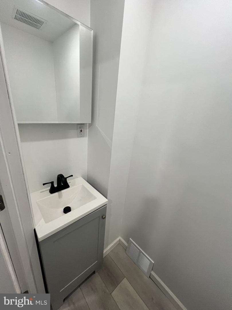 2145 N Dover Street photo 3