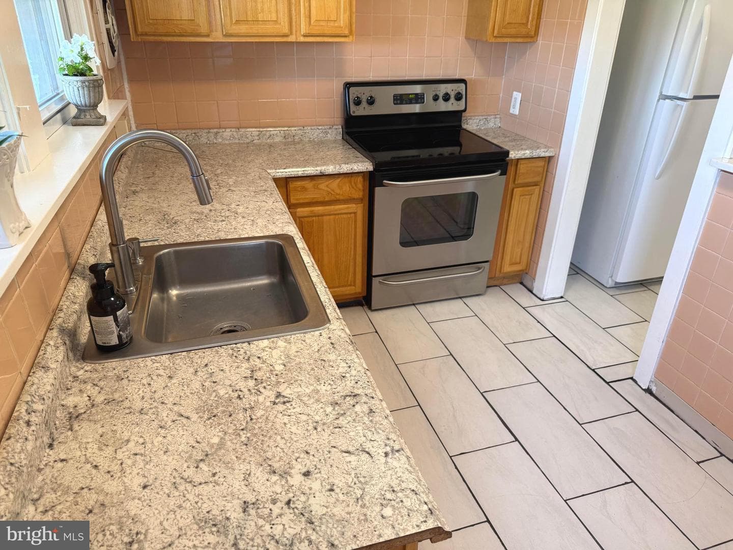 7154 Cottage Street photo 9