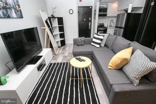 2135 Walnut Street #304, Philadelphia