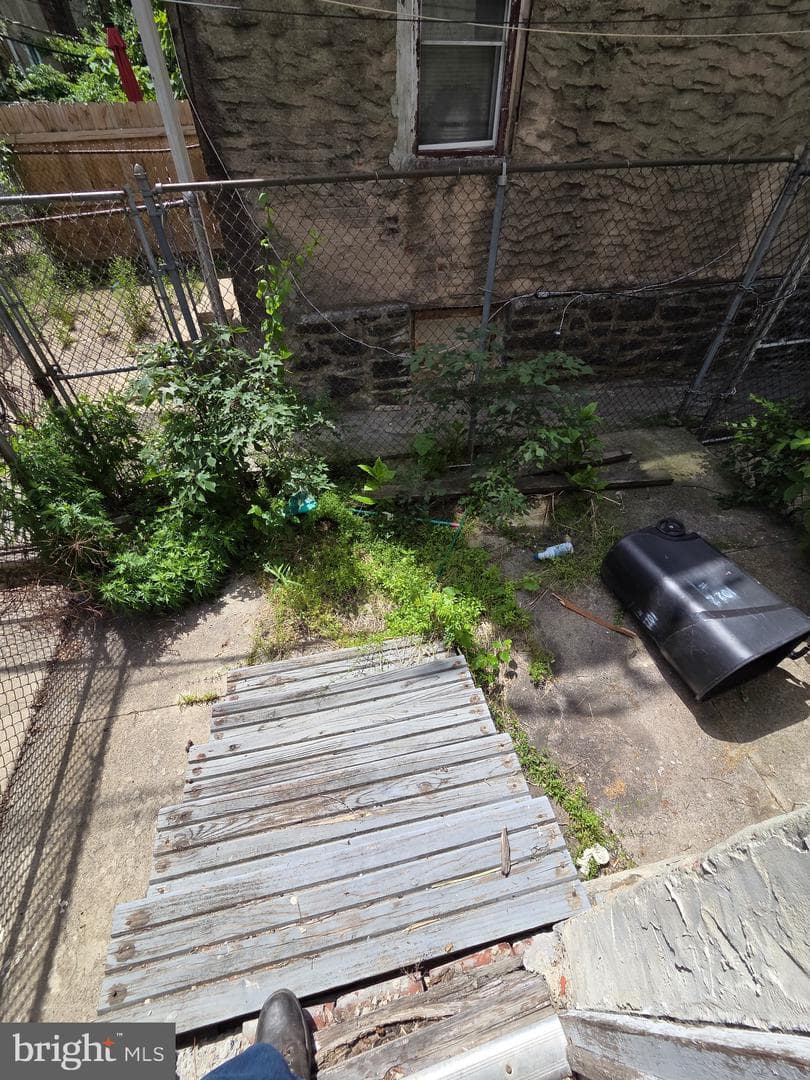 5026 Brown Street photo 17