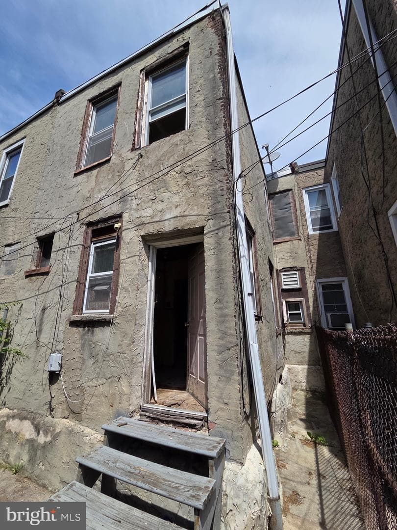 5026 Brown Street photo 18