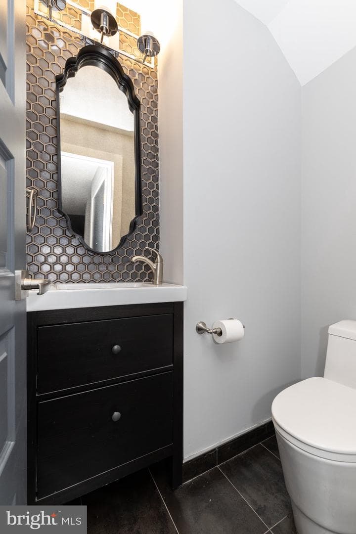 1541 Ridge Avenue #2 photo 21