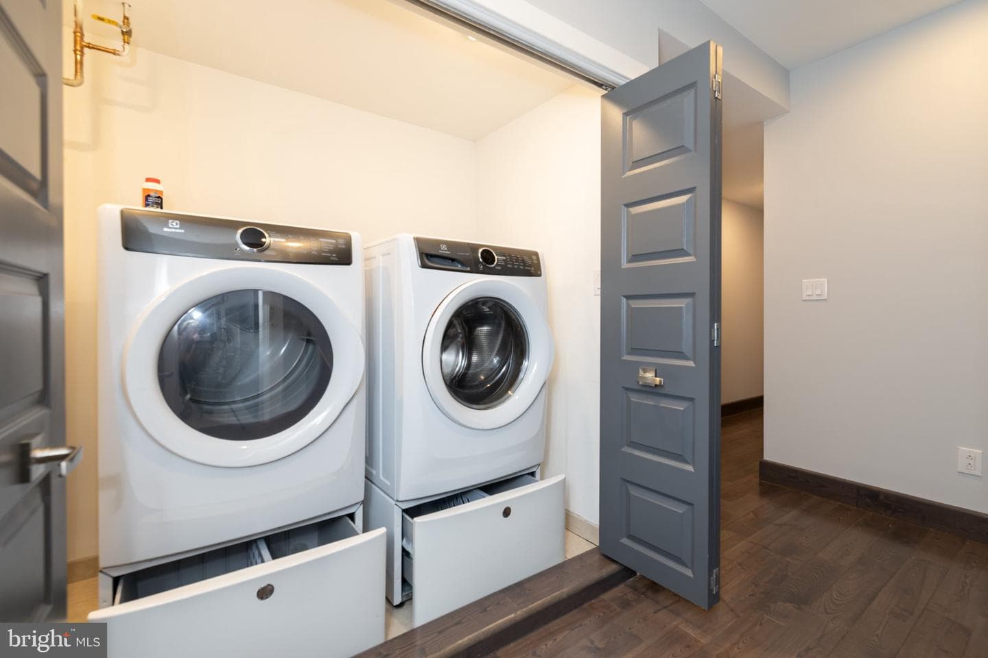 1541 Ridge Avenue #2 photo 22