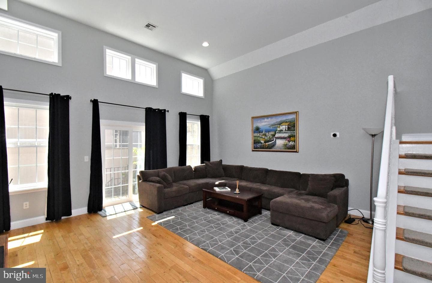 919 N American Street photo 6