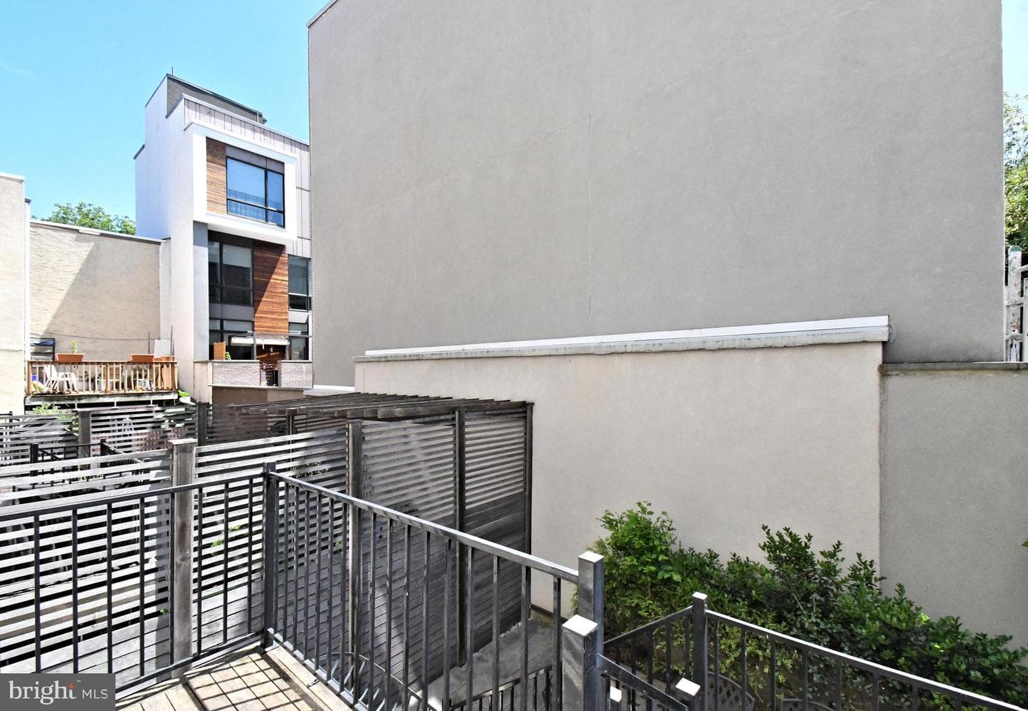 919 N American Street photo 63
