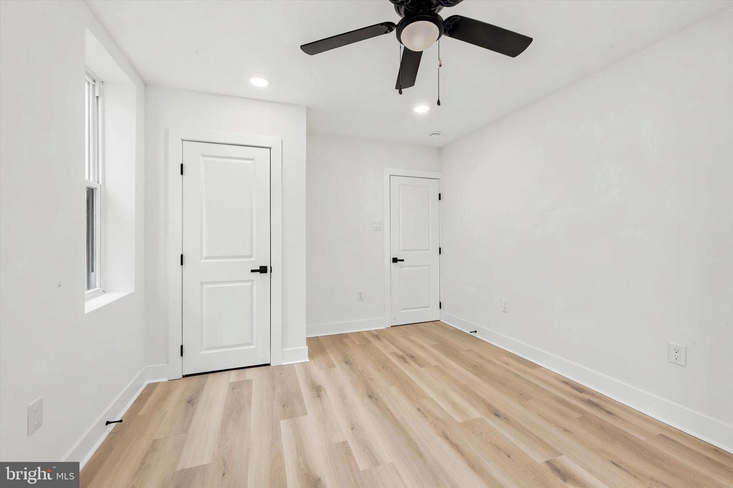 5751 Rodman Street photo 12