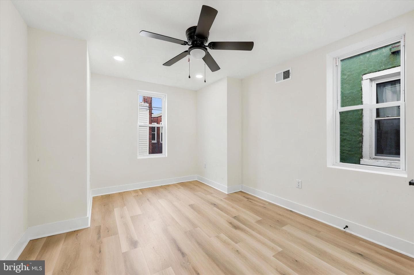 5751 Rodman Street photo 13