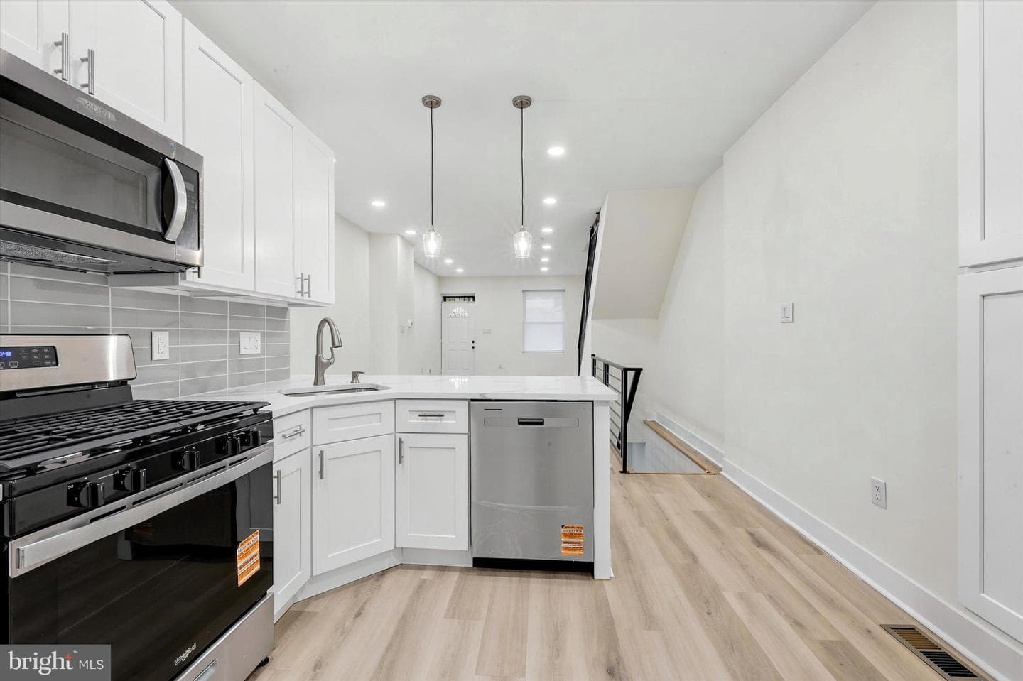 5751 Rodman Street photo 9
