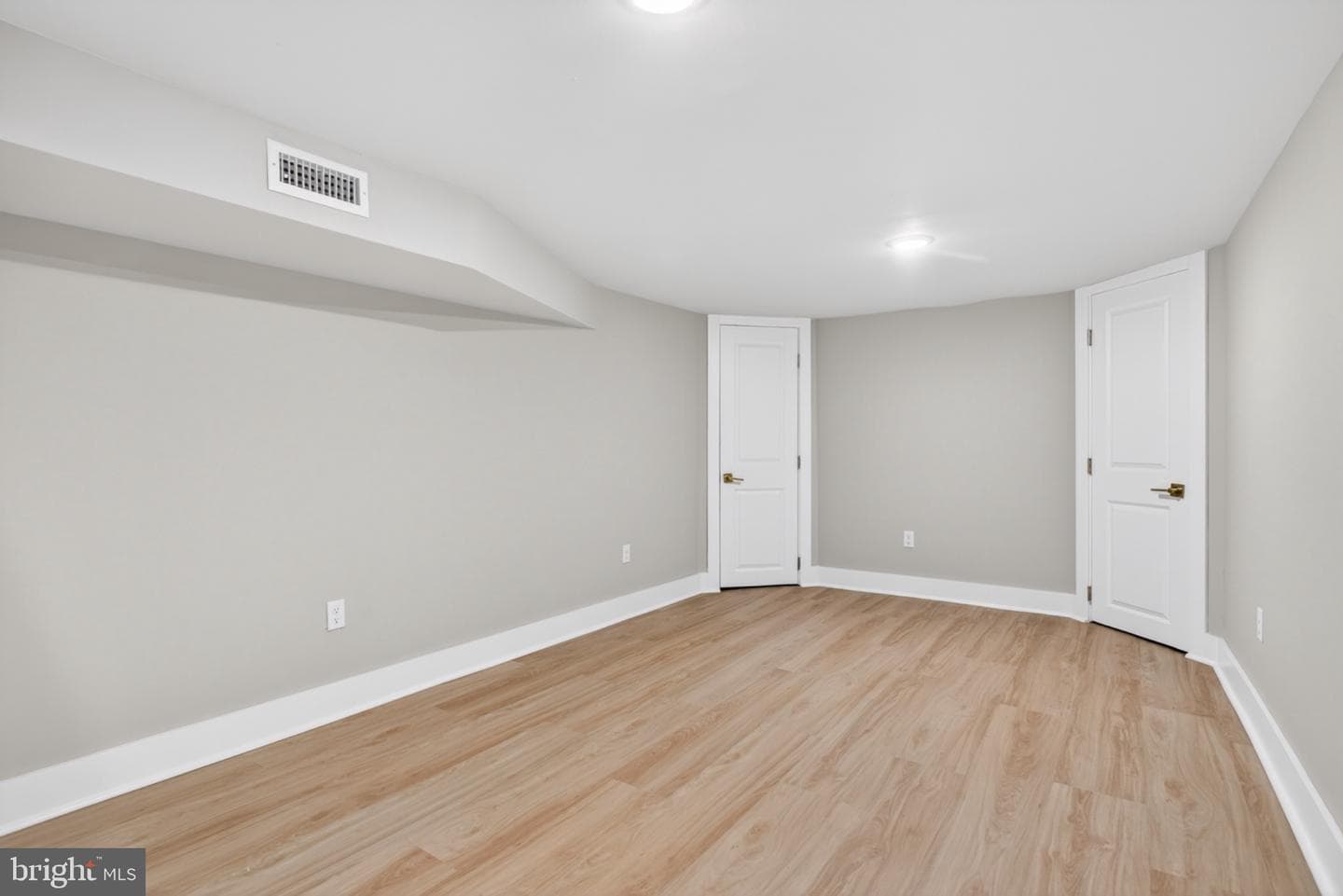 1215 N Lecount Street photo 25