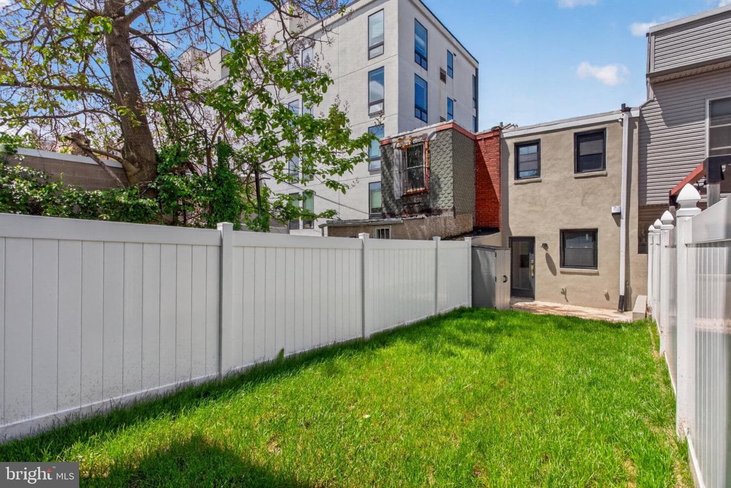 1215 N Lecount Street photo 30