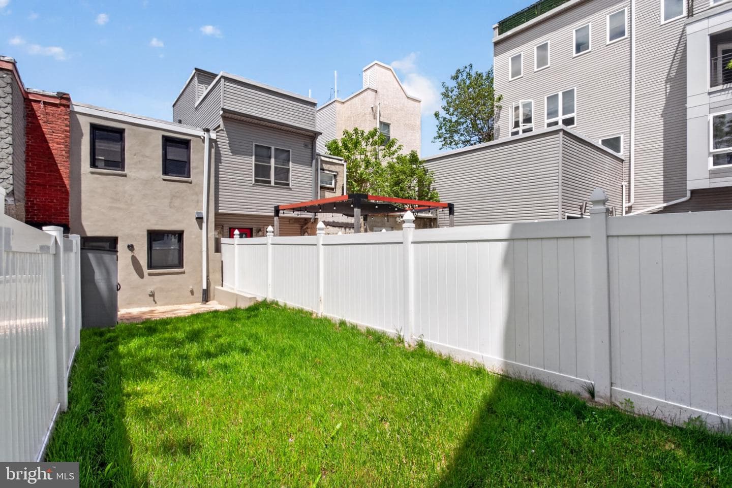 1215 N Lecount Street photo 31