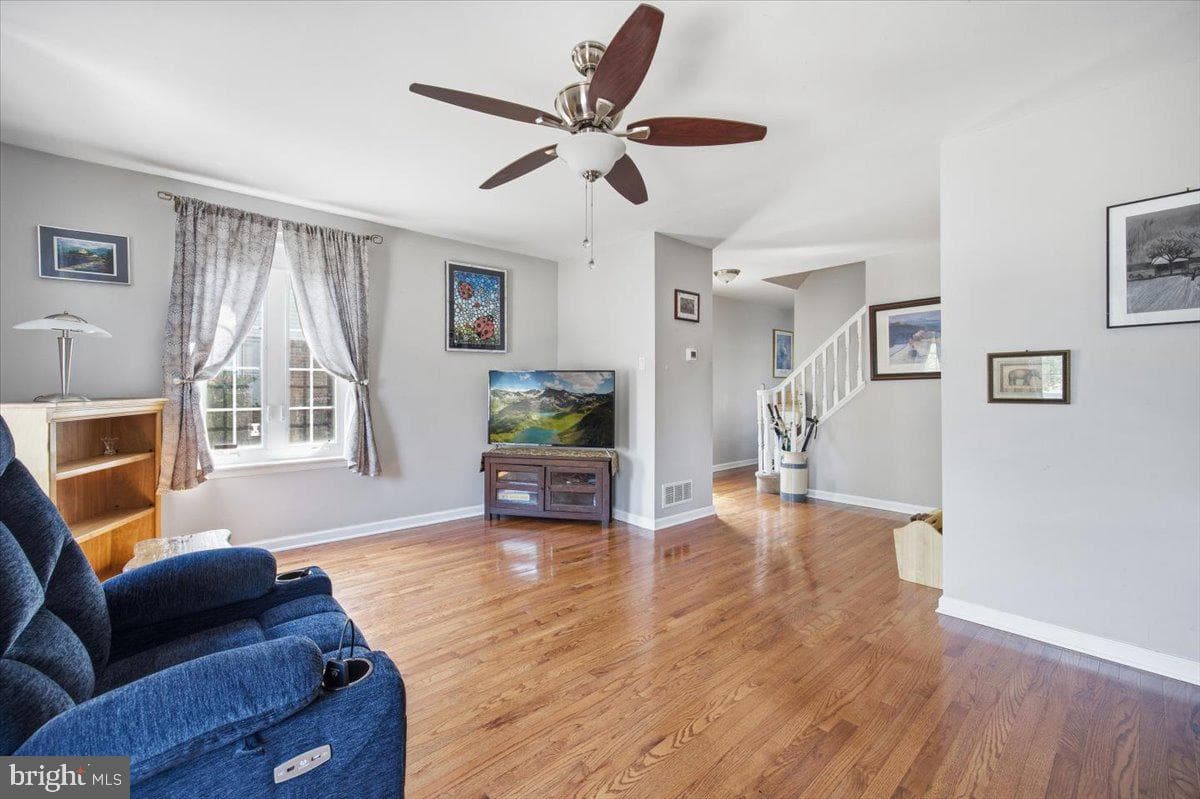 10882 Knights Rd photo 6