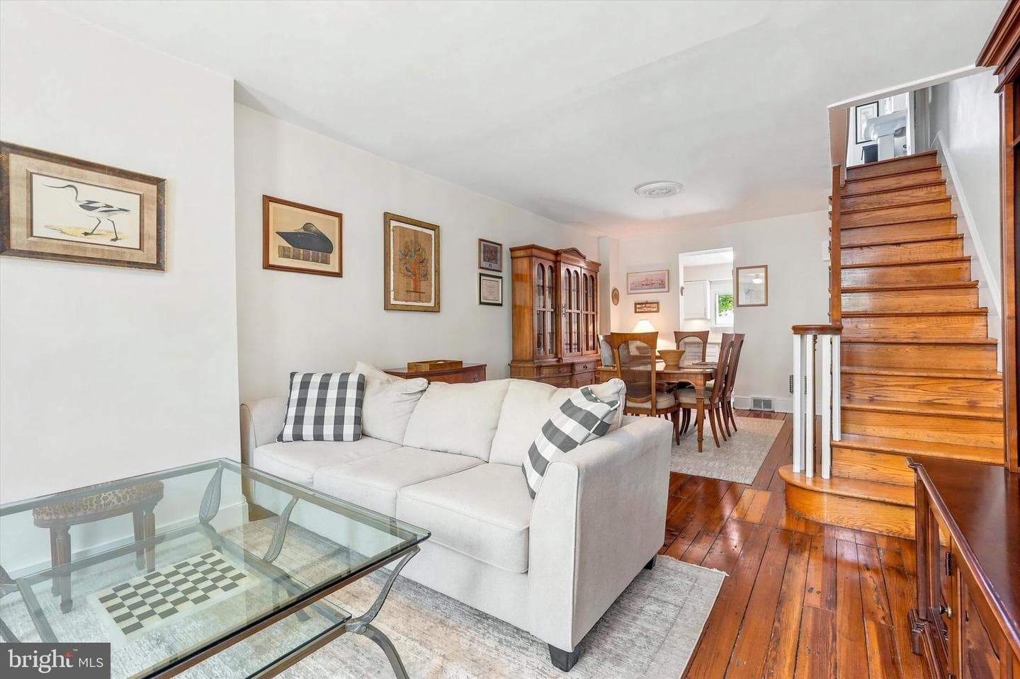 227 Watkins St photo 3