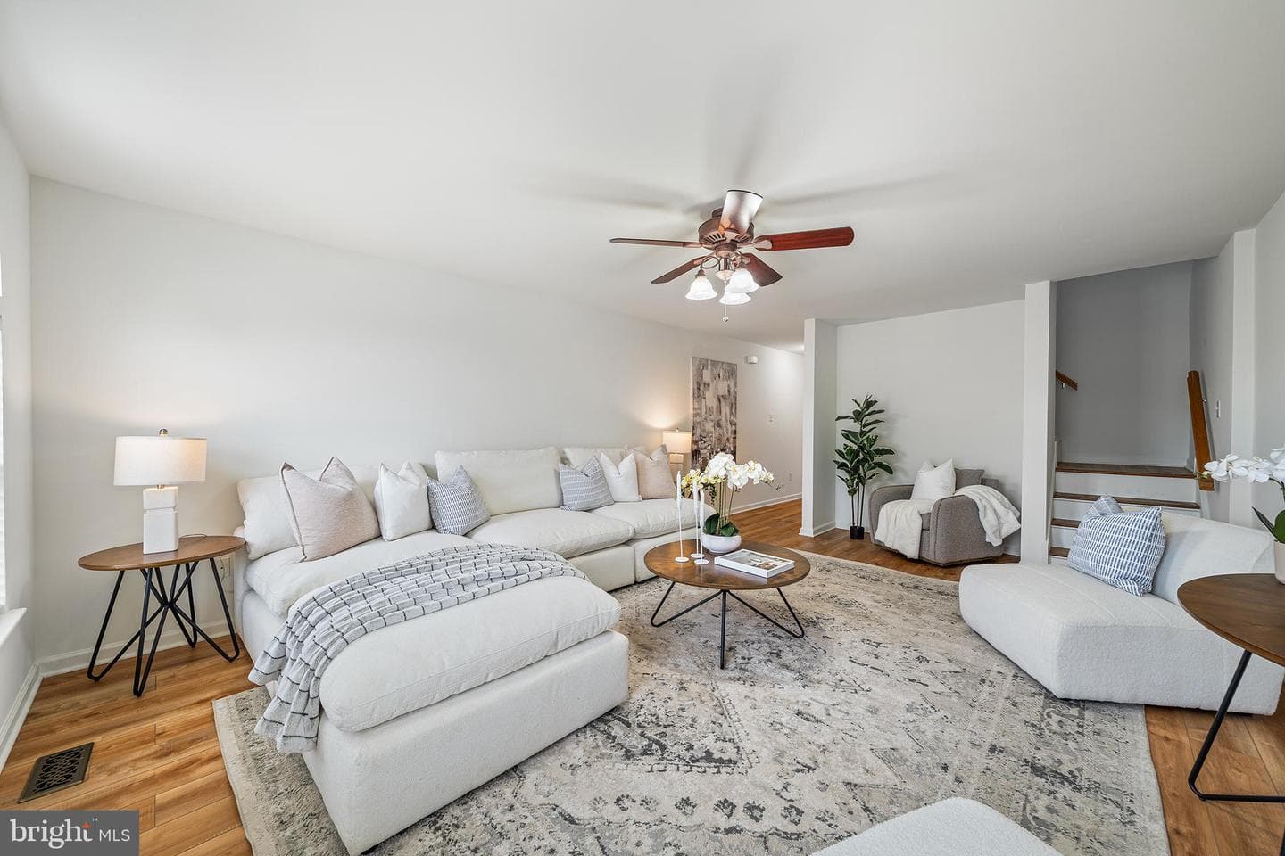 4847 Ogle St photo 3