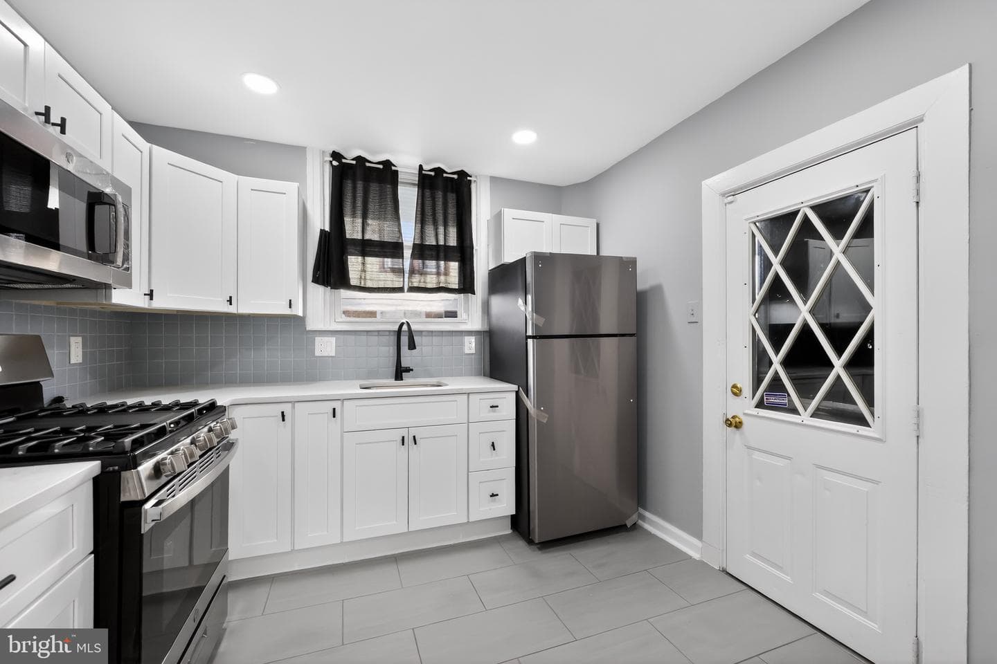 4770 Loring Street photo 9