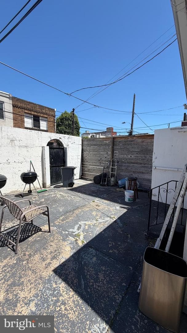 1517 Christian Street photo 4