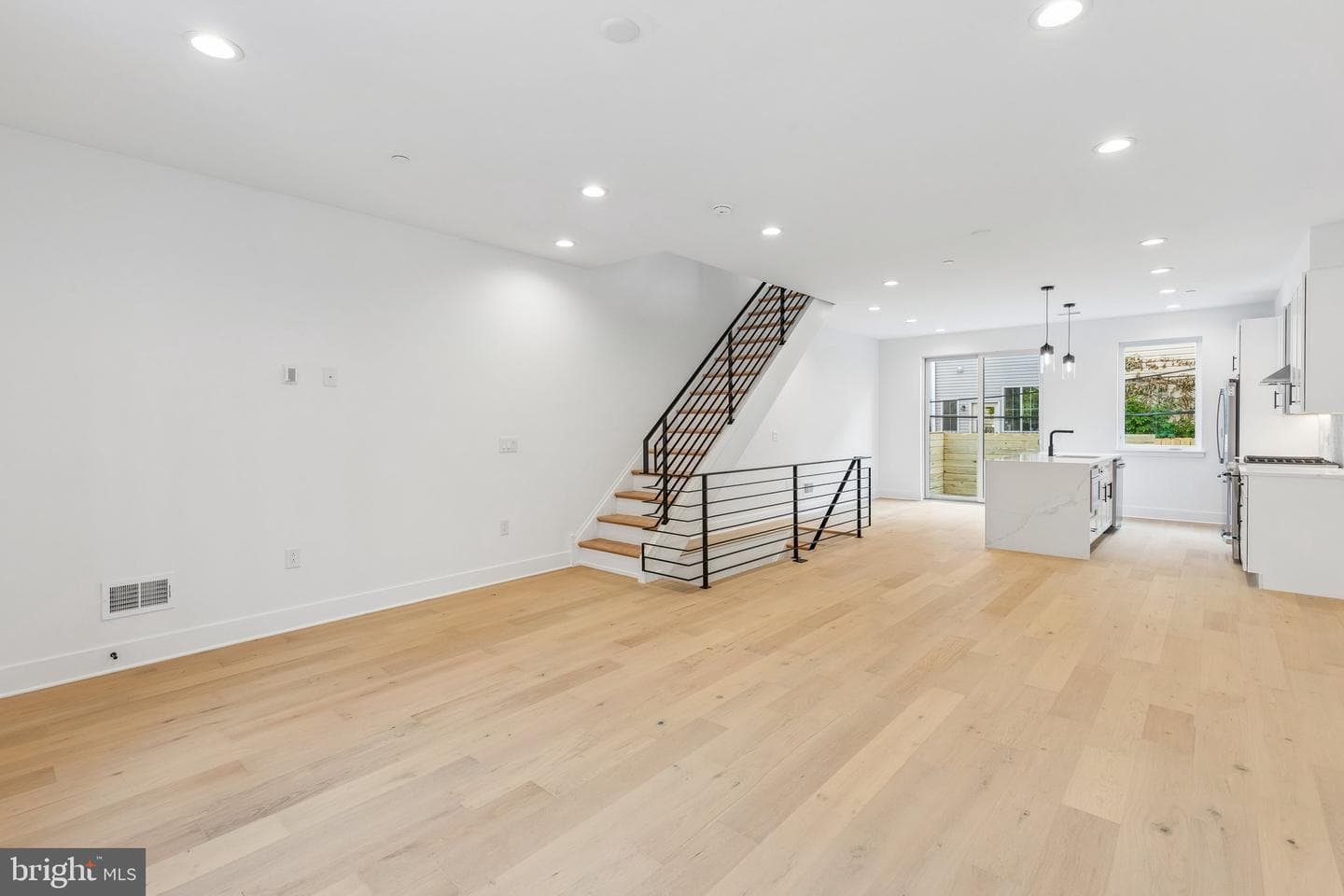 1342 S Bouvier Street photo 12
