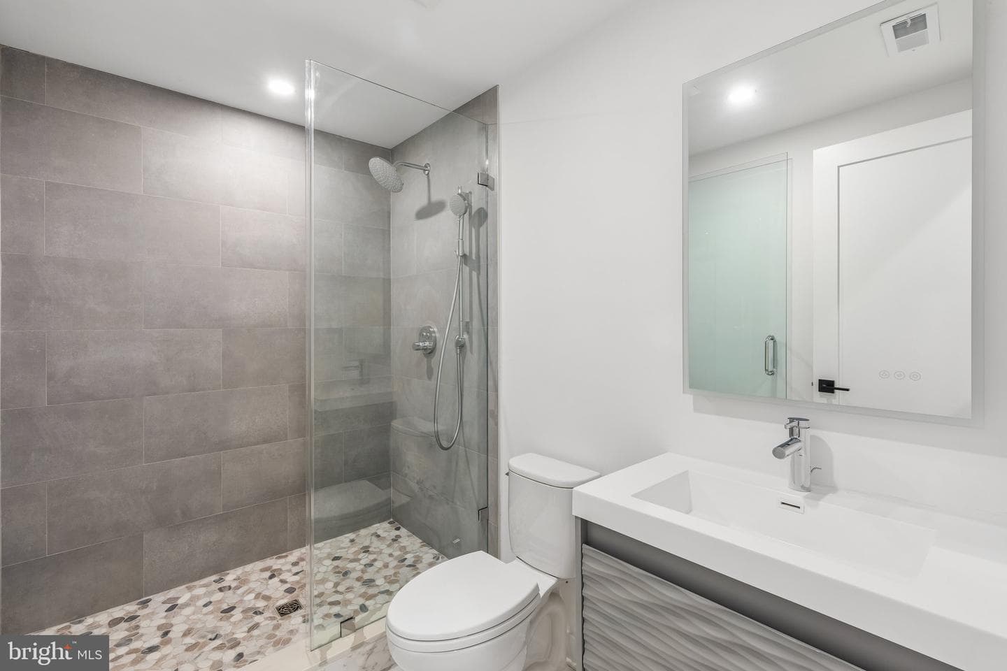 1342 S Bouvier Street photo 43