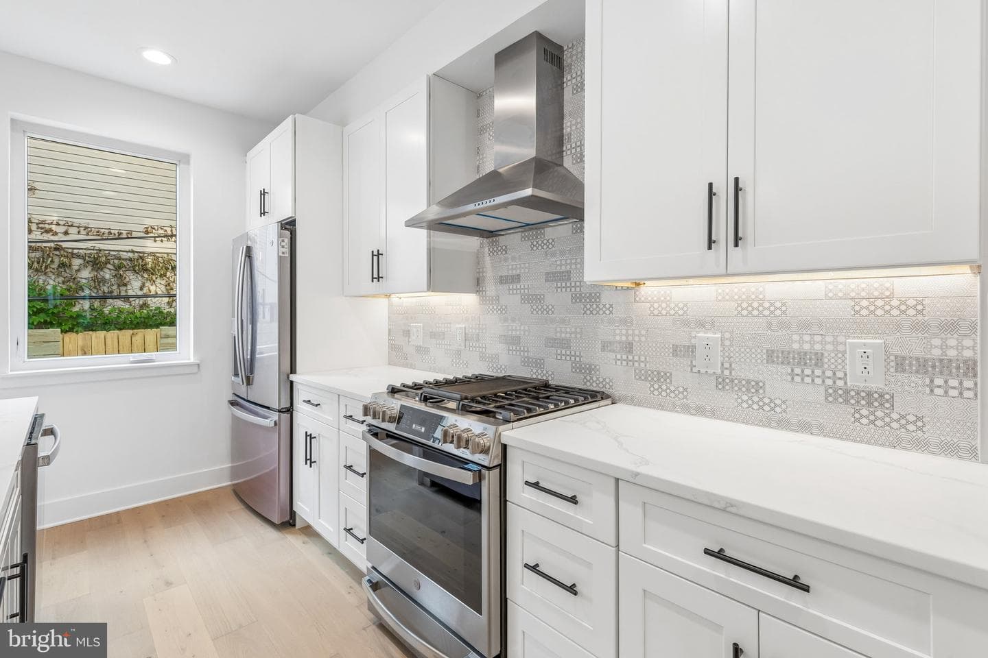 1342 S Bouvier Street photo 8