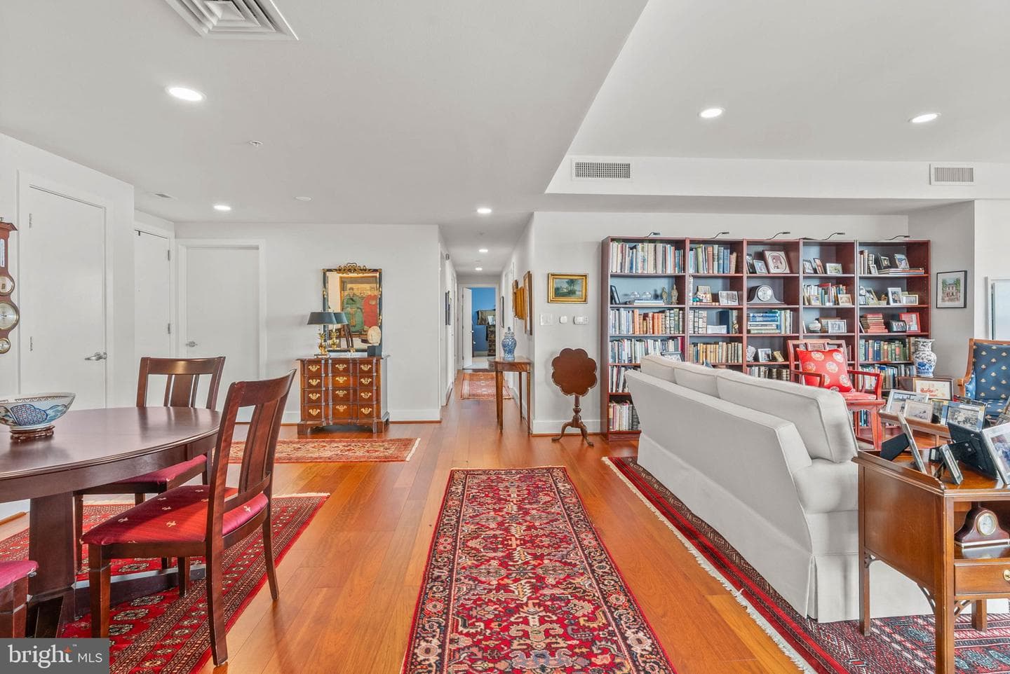 717 S Columbus Boulevard #1416 photo 16