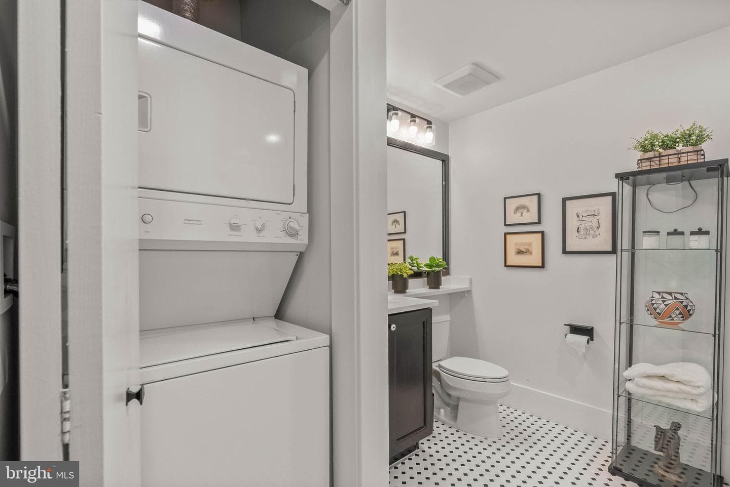 717 S Columbus Boulevard #1416 photo 24