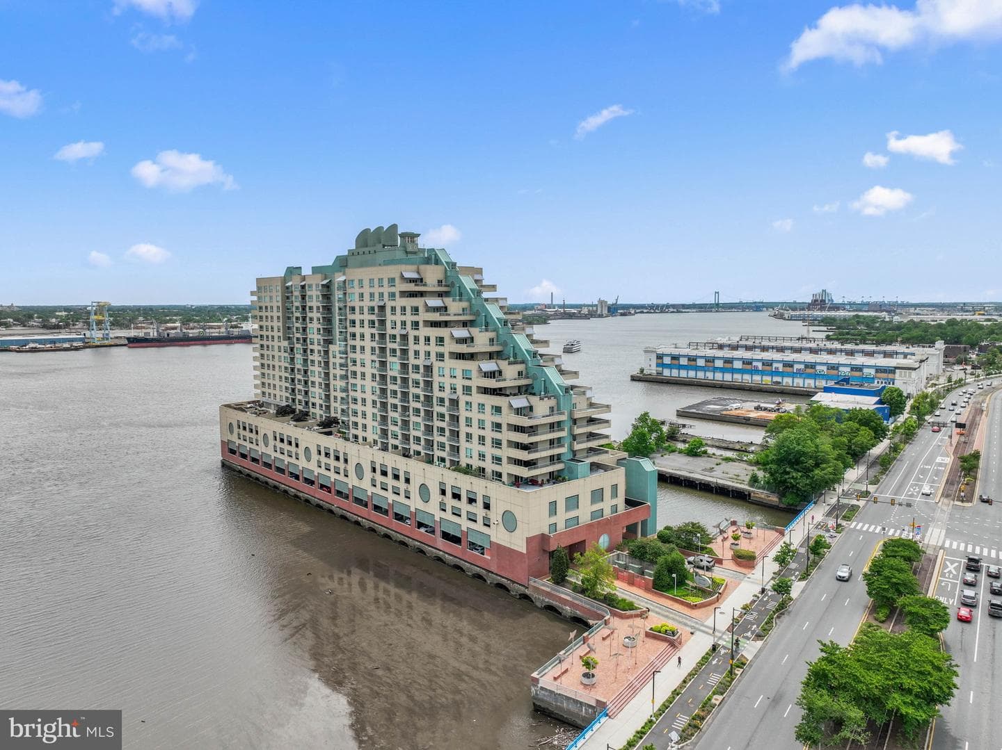 717 S Columbus Boulevard #1416 photo 35