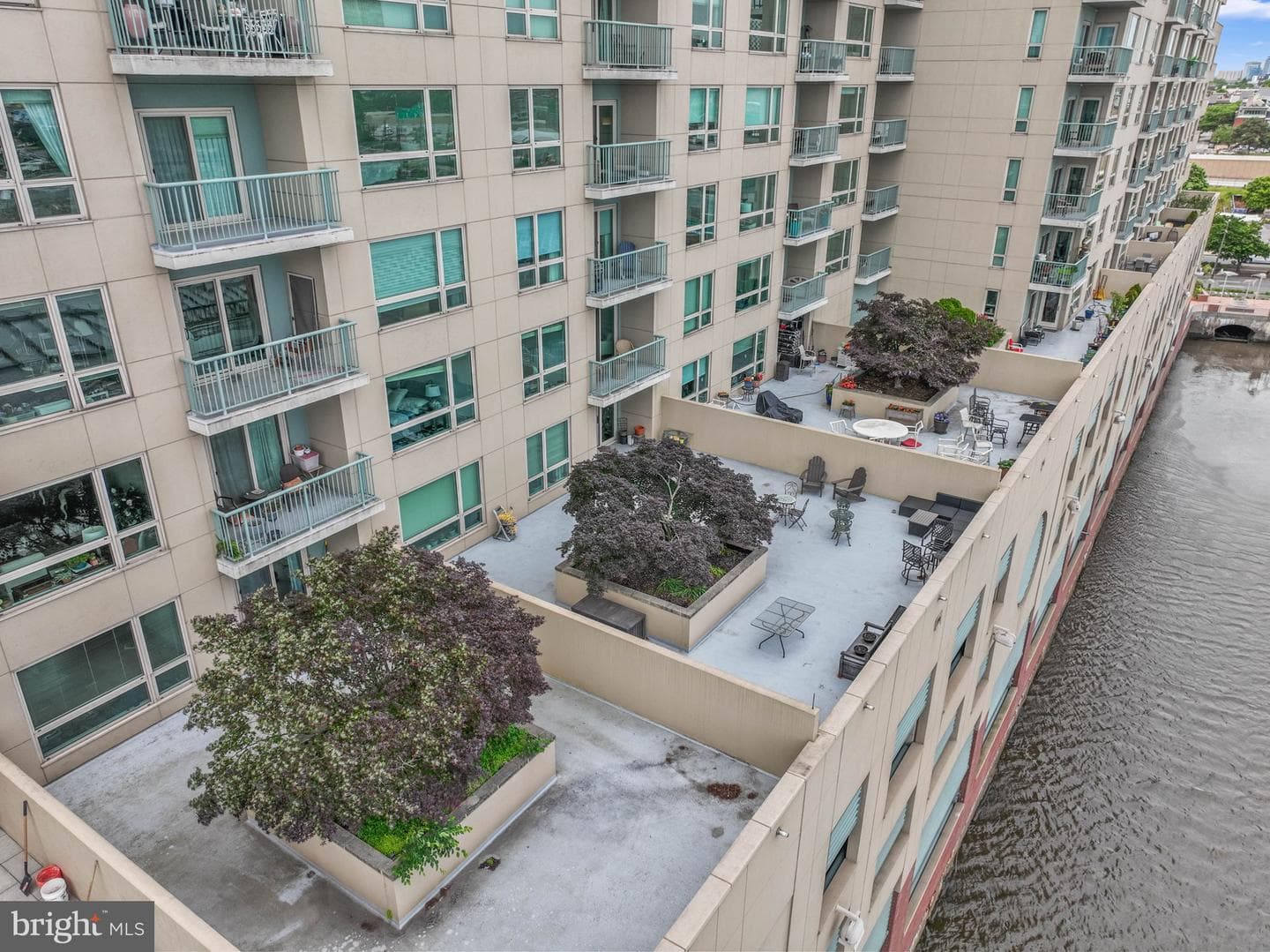 717 S Columbus Boulevard #1416 photo 41