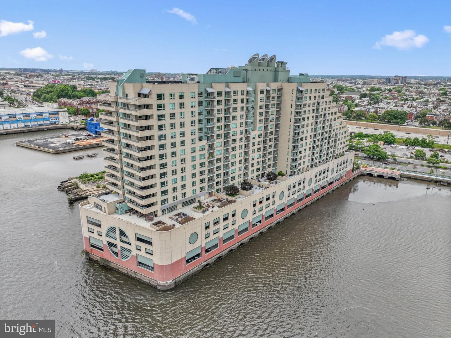 717 S Columbus Boulevard #1416 photo 42