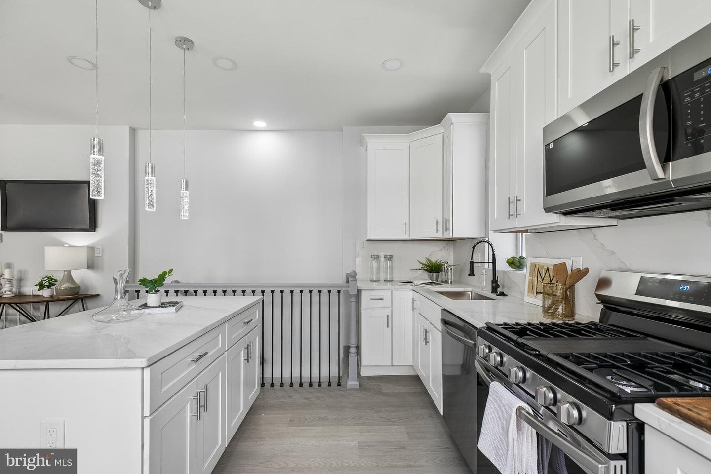 6506 N Park Avenue photo 14