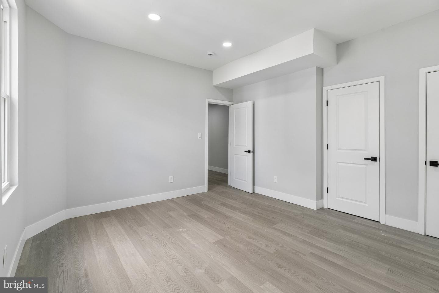 6506 N Park Avenue photo 20