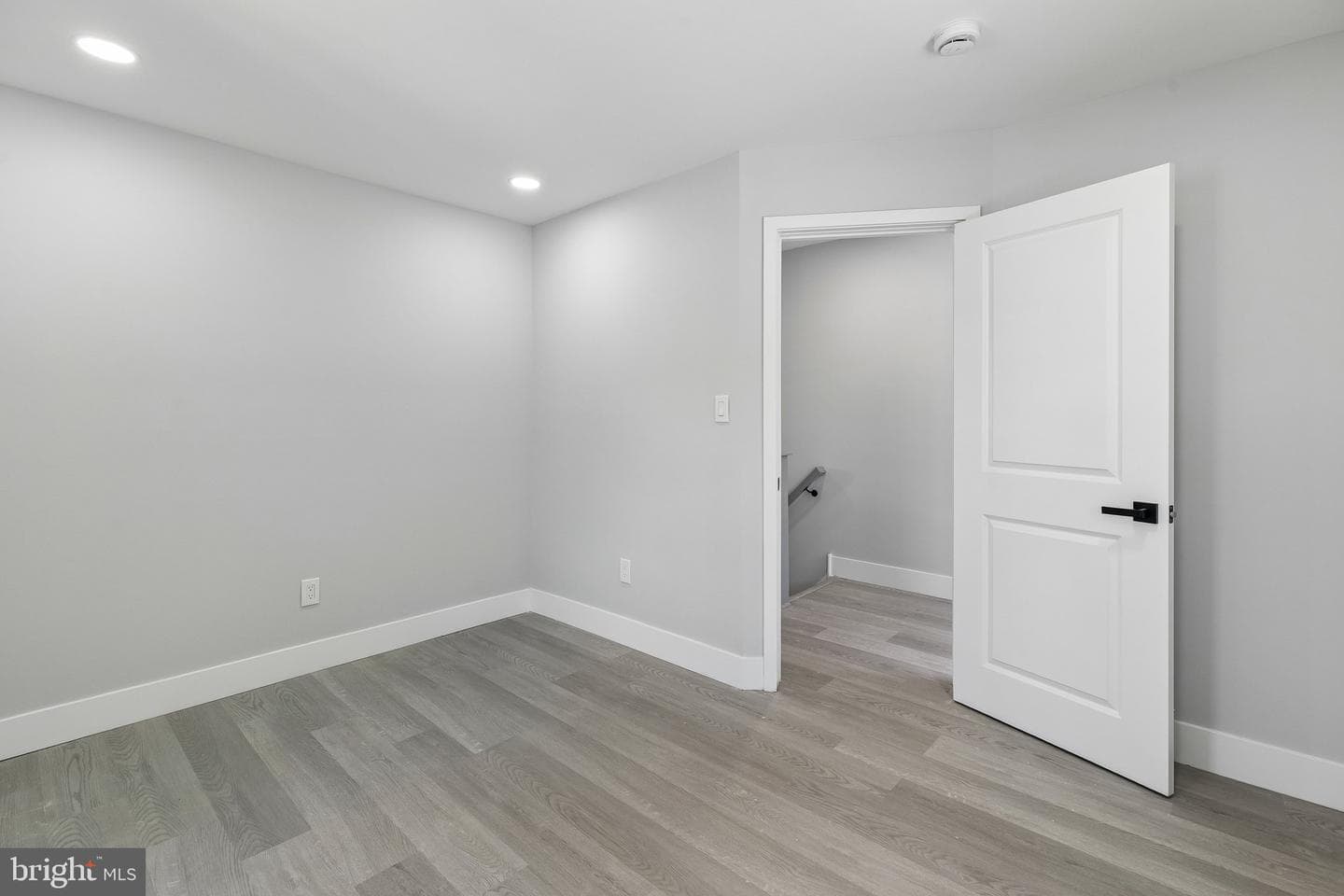 6506 N Park Avenue photo 33