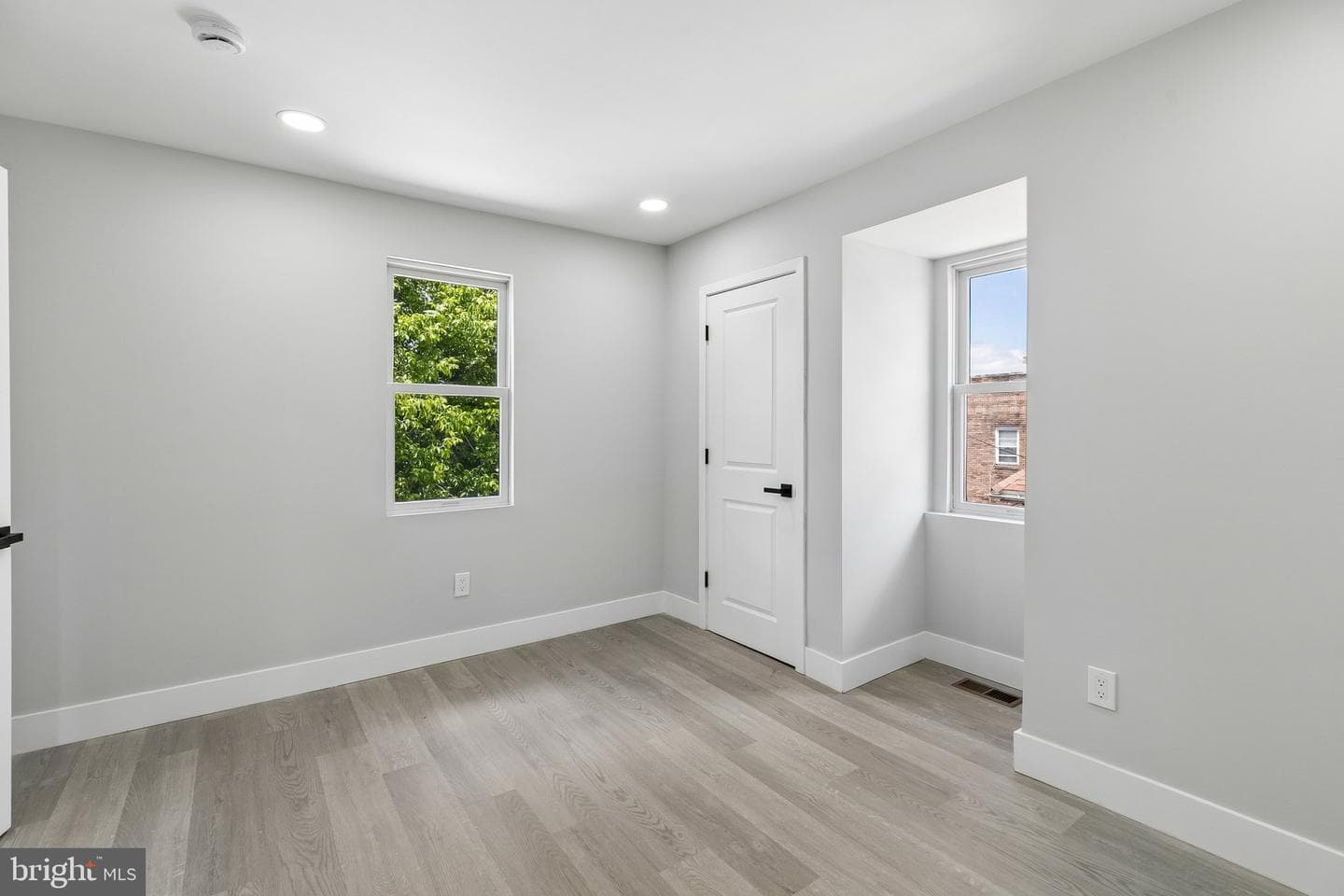 6506 N Park Avenue photo 34
