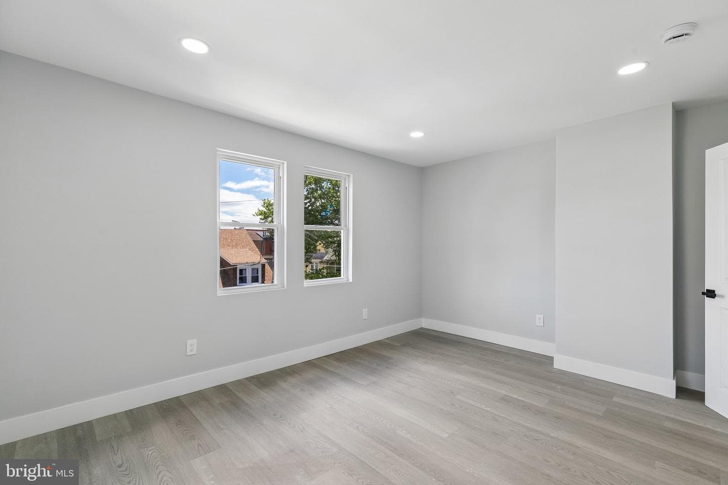 6506 N Park Avenue photo 37