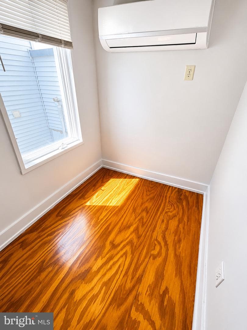 1345 E Berks Street photo 25