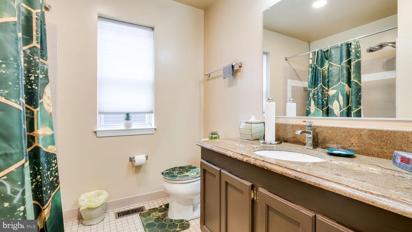 1811 N Franklin Street photo 20