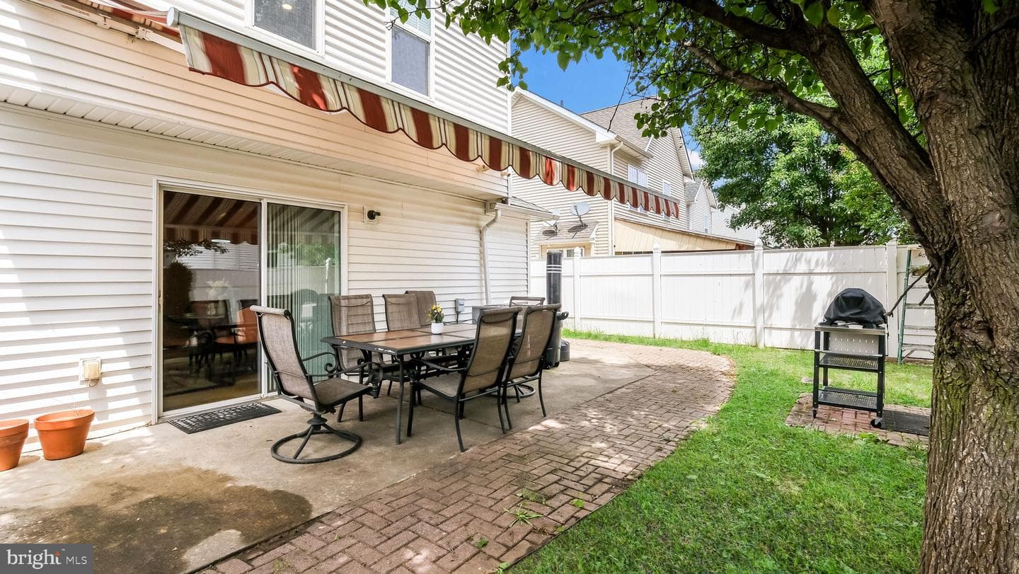 1811 N Franklin Street photo 27