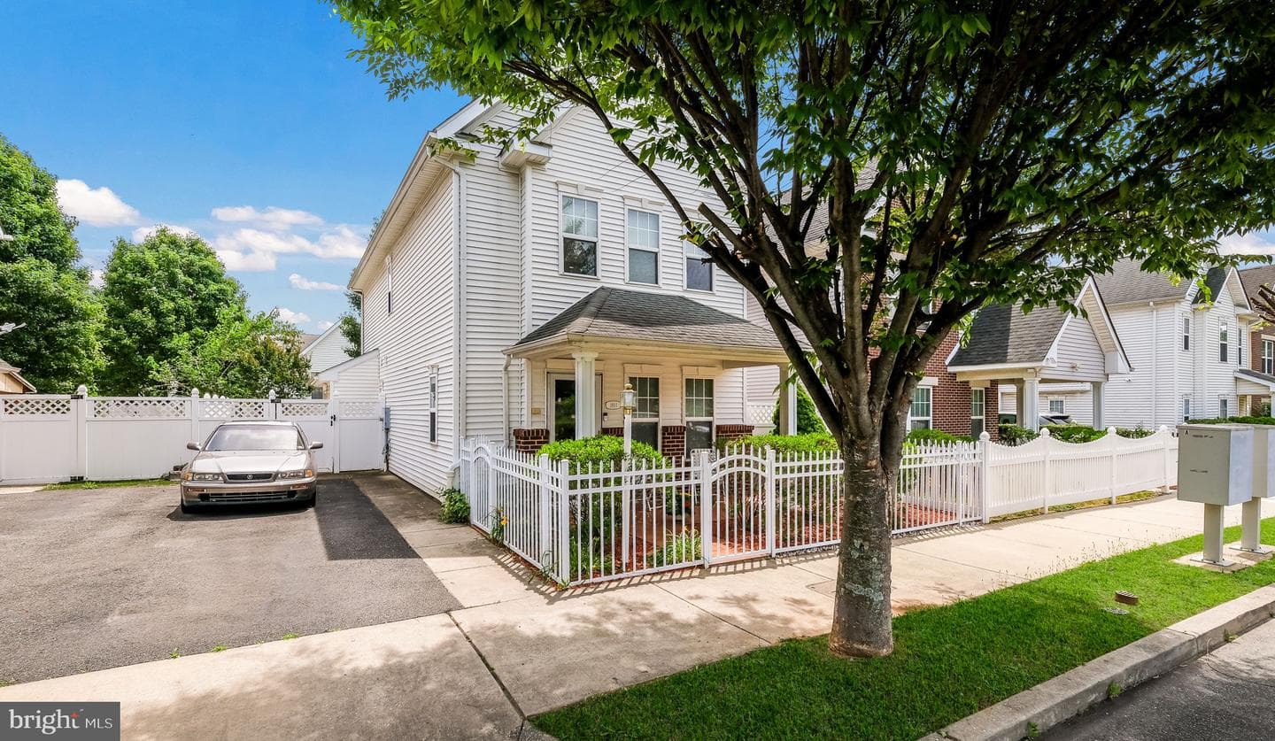 1811 N Franklin Street photo 3
