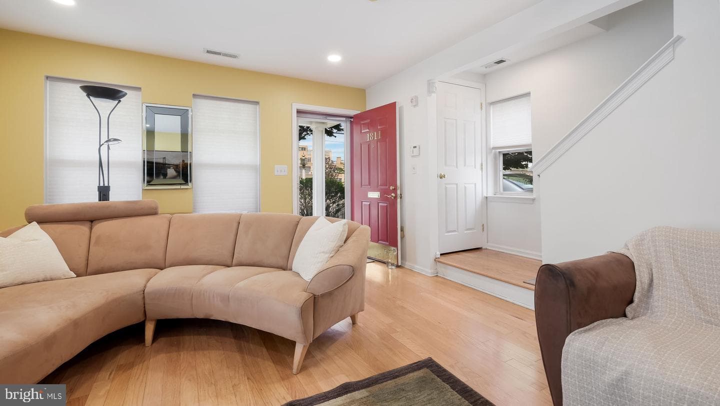 1811 N Franklin Street photo 7