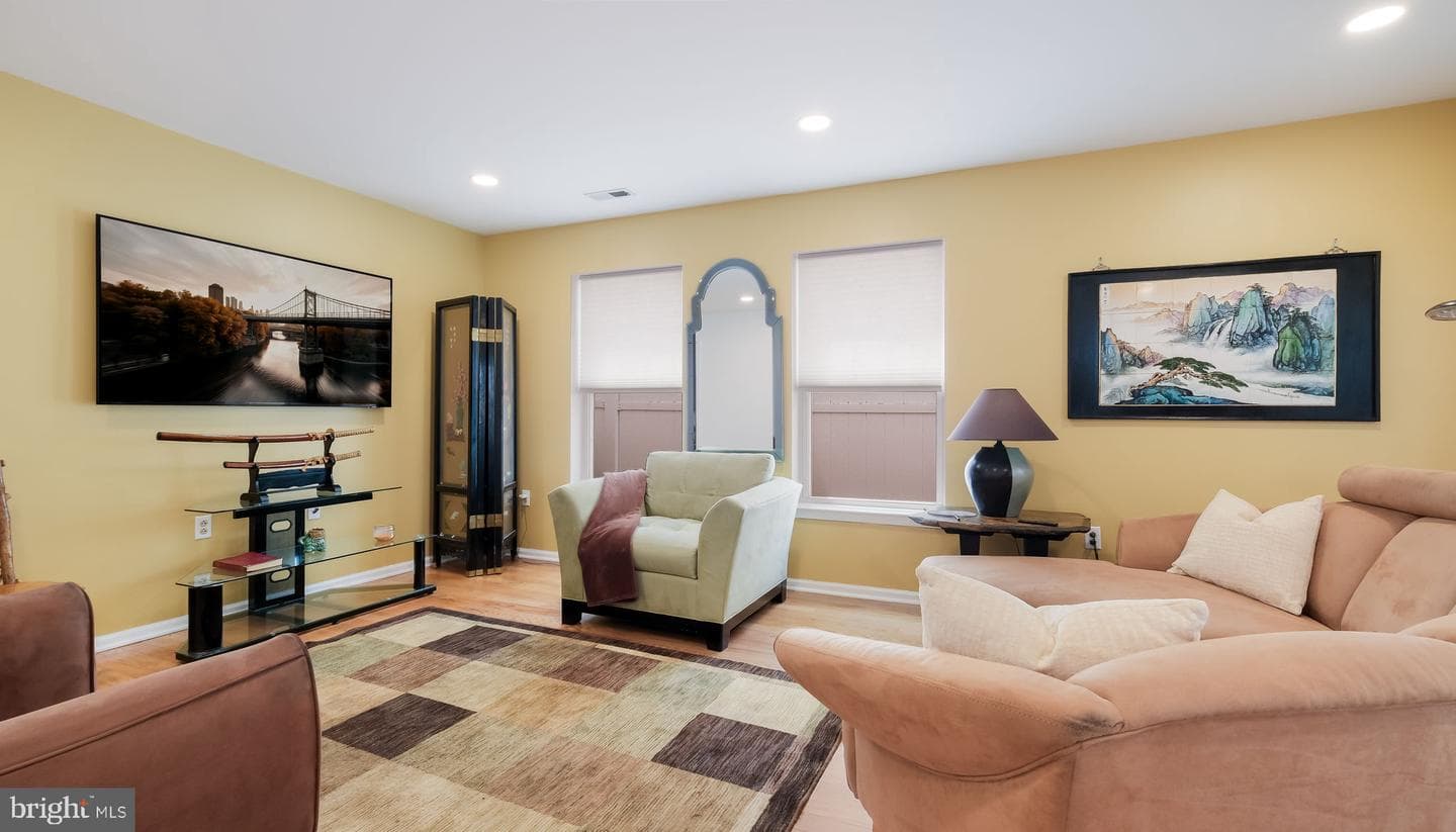 1811 N Franklin Street photo 8