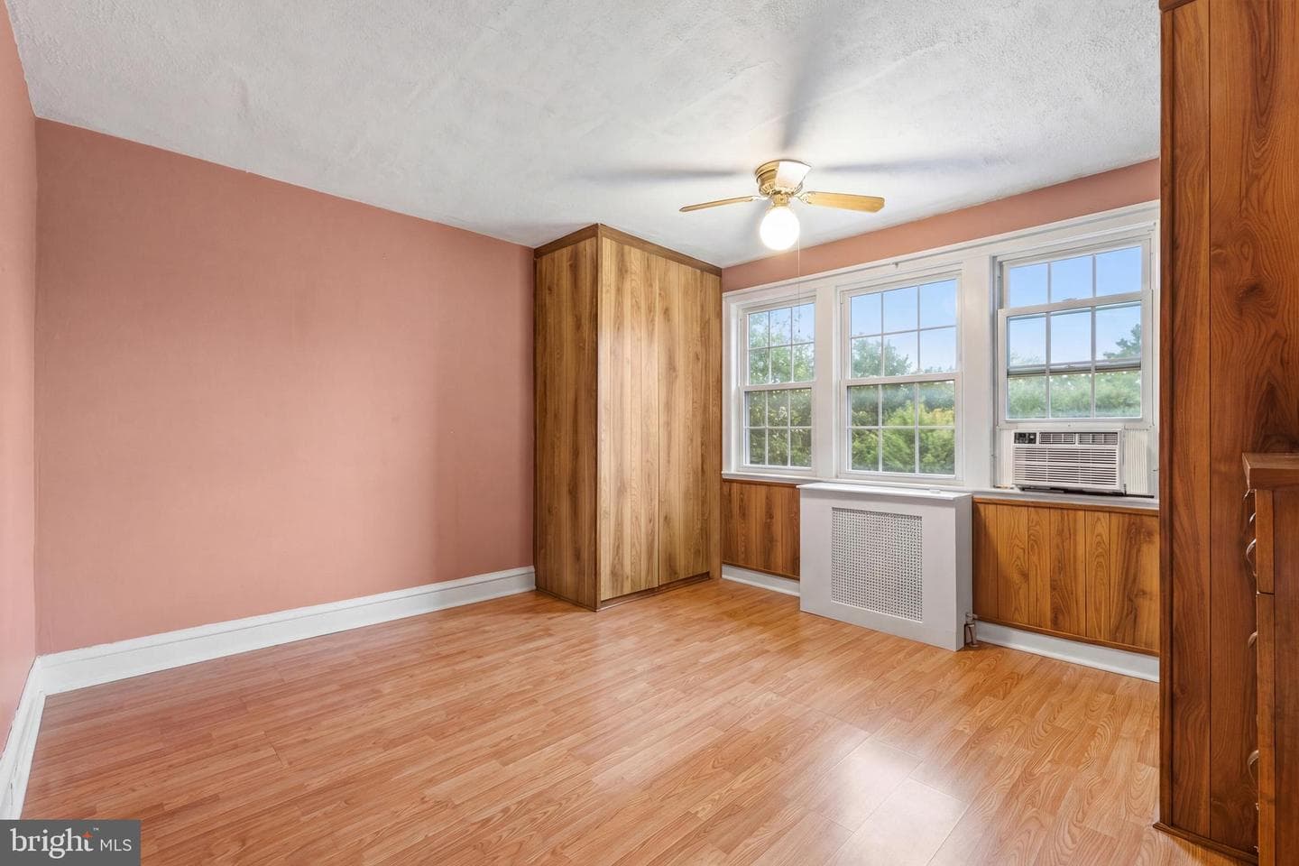 213 W Duncannon Avenue photo 19