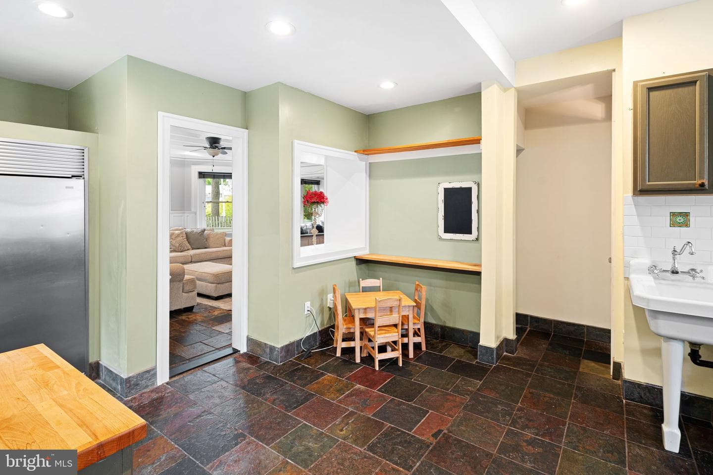 112 W Upsal Street photo 15