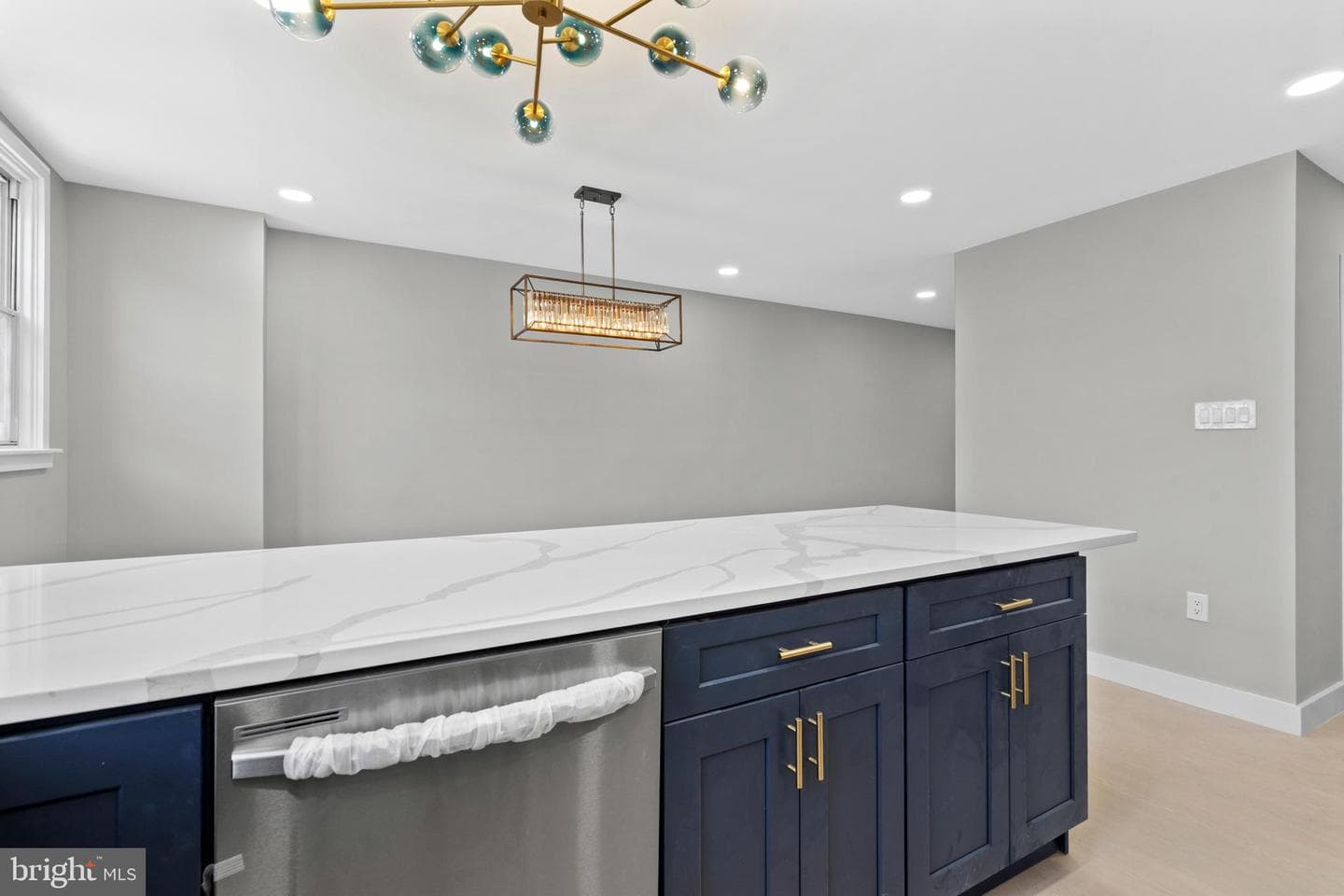6908 Roosevelt Boulevard photo 26