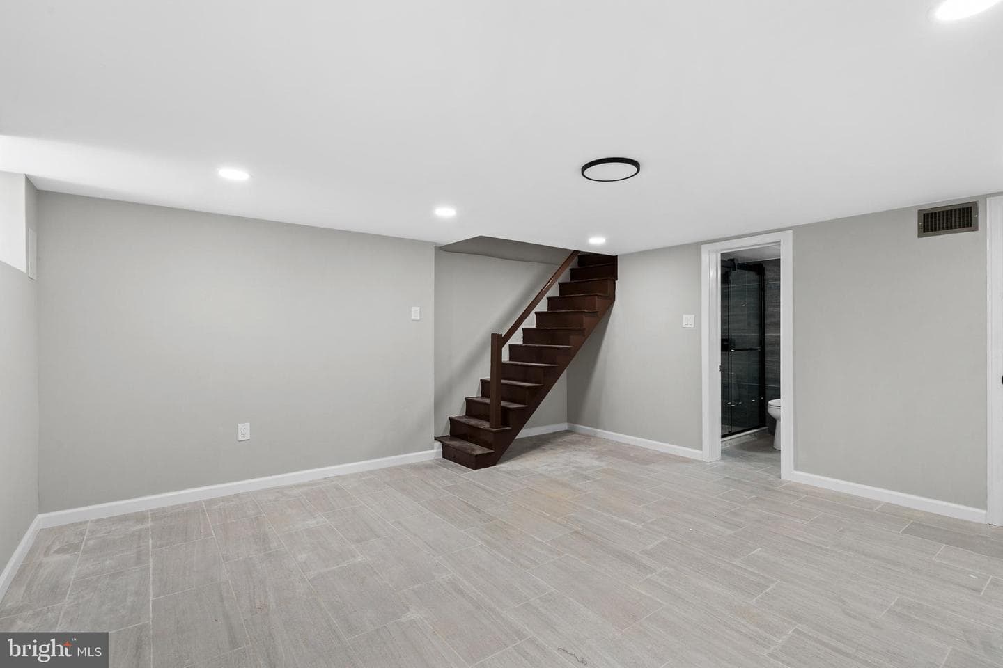 6908 Roosevelt Boulevard photo 31