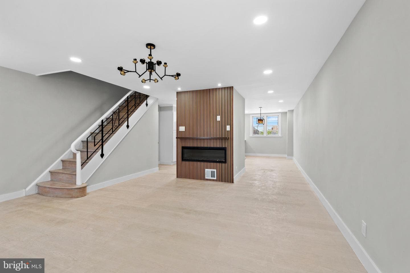 6908 Roosevelt Boulevard photo 7