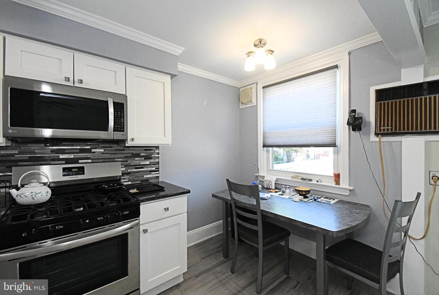 3349 Holme Avenue photo 10