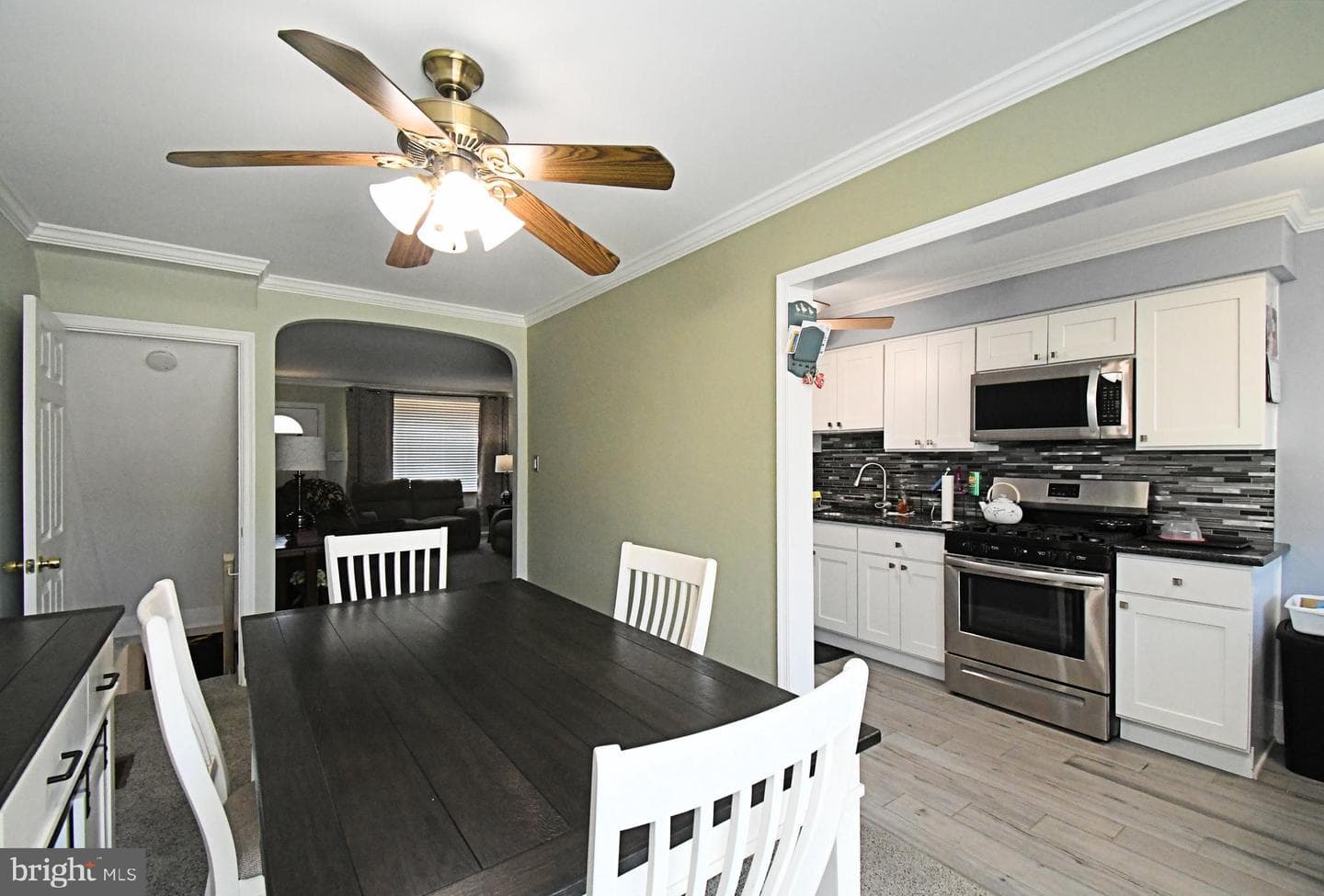 3349 Holme Avenue photo 9