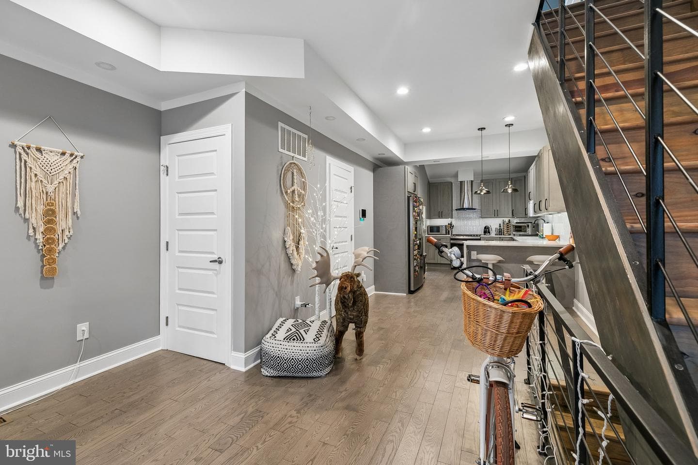 1027 Cross Street photo 6