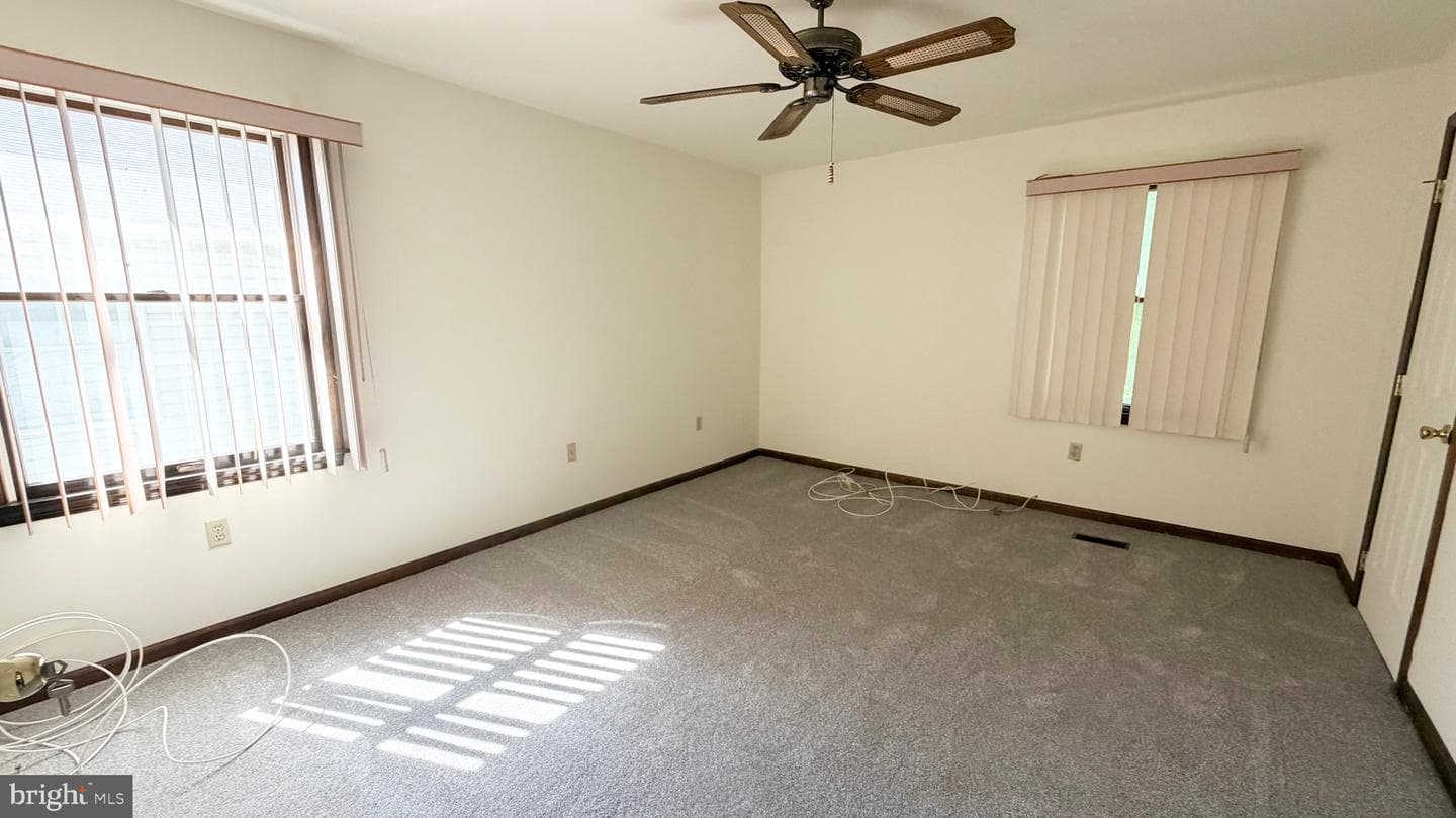 402 Solly Ave photo 11
